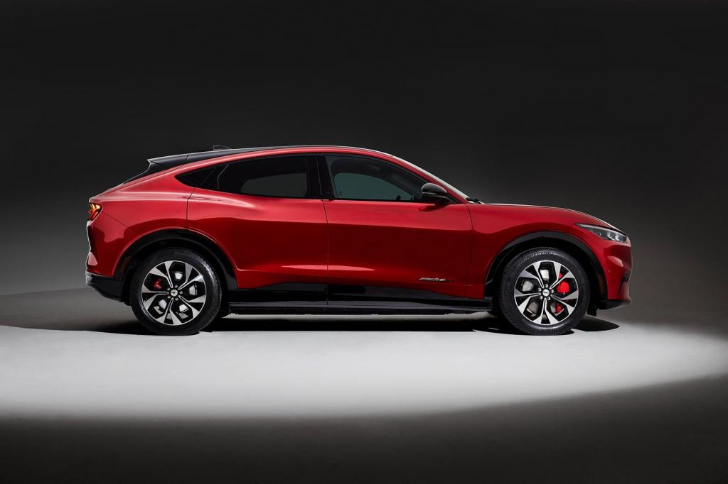 Ford : une Mustang SUV électrique - photo 4