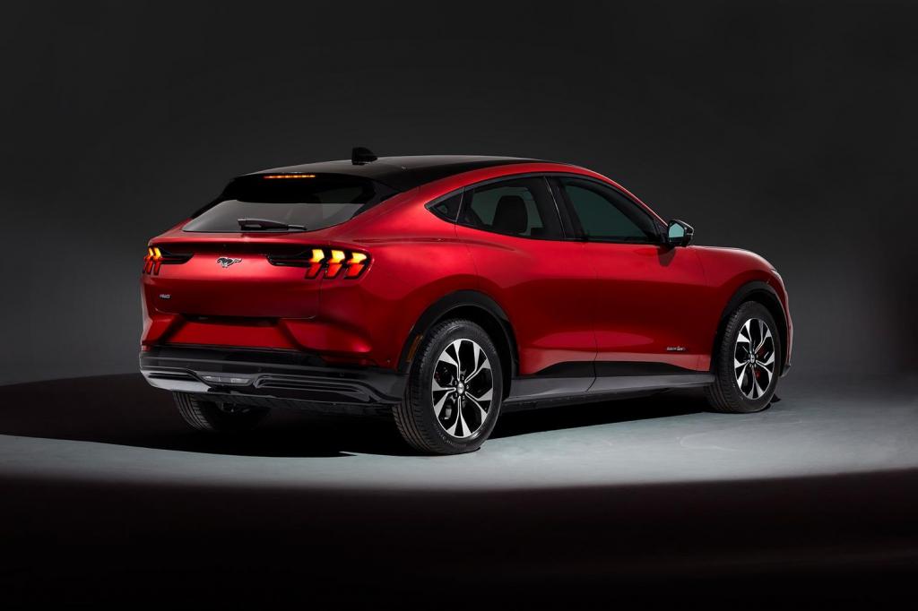 Ford : une Mustang SUV électrique - photo 5