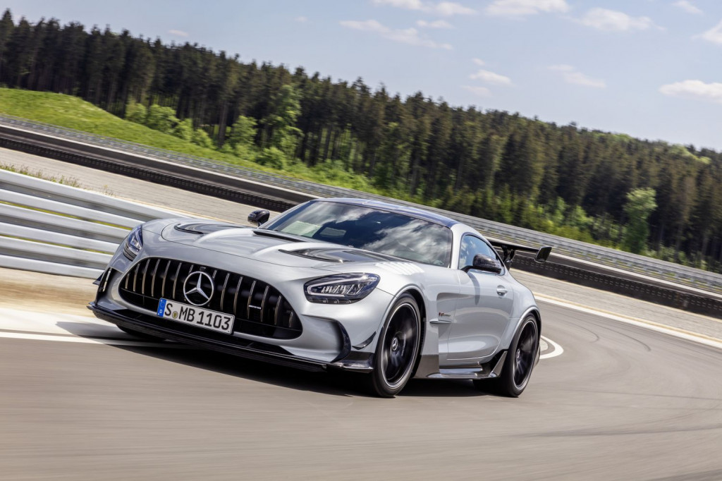 La Mercedes-AMG GT se transforme en supercar - photo 2