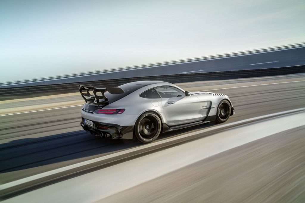 La Mercedes-AMG GT se transforme en supercar - photo 3