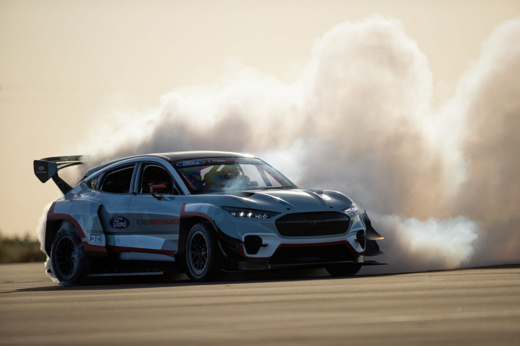 Ford : une Mustang électrique de 1400 ch - photo 2