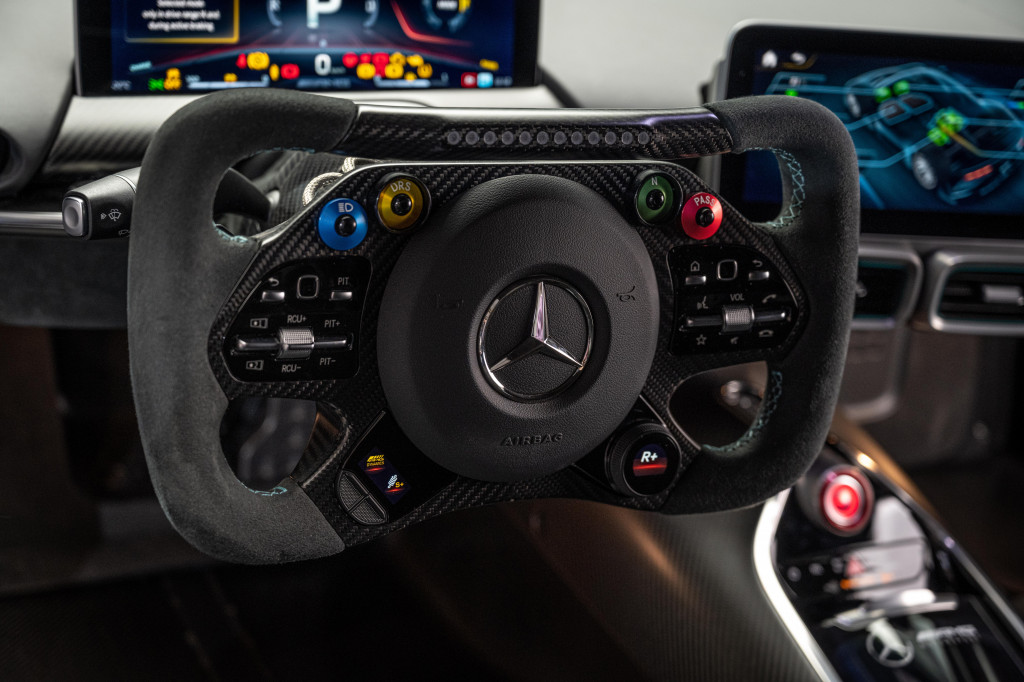 Mercedes-AMG One : une voiture à moteur de Formule 1 - photo 4